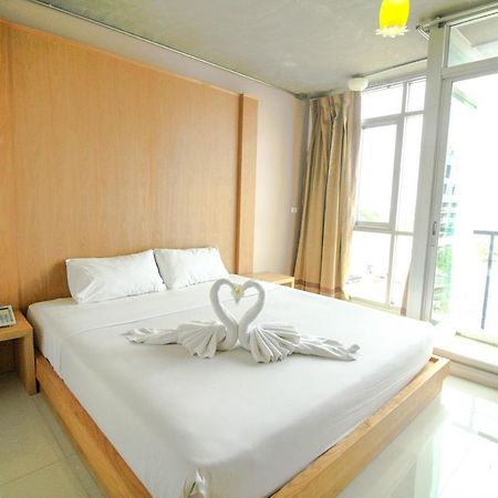 Bansabai Sabaidee Service Apartment Bangkok Bagian luar foto