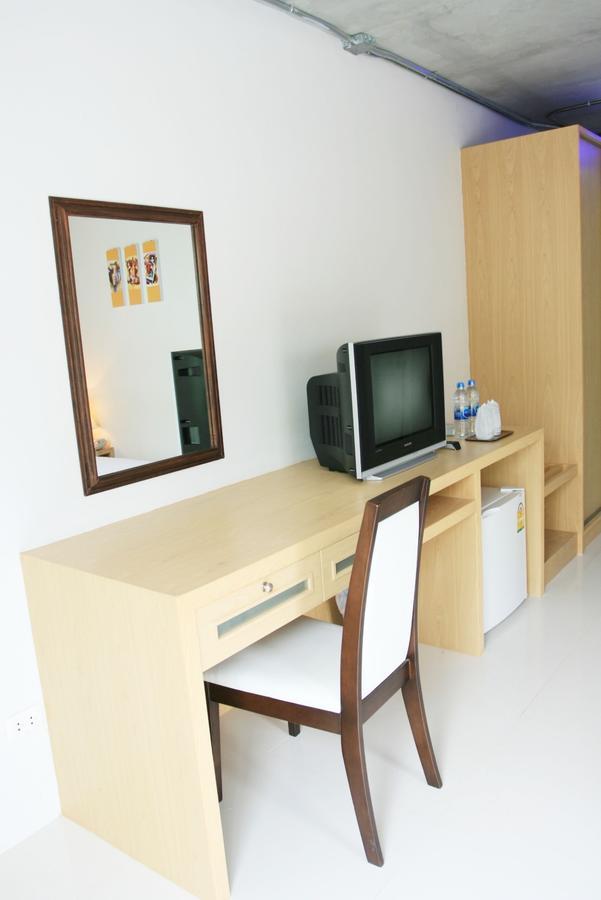 Bansabai Sabaidee Service Apartment Bangkok Bagian luar foto