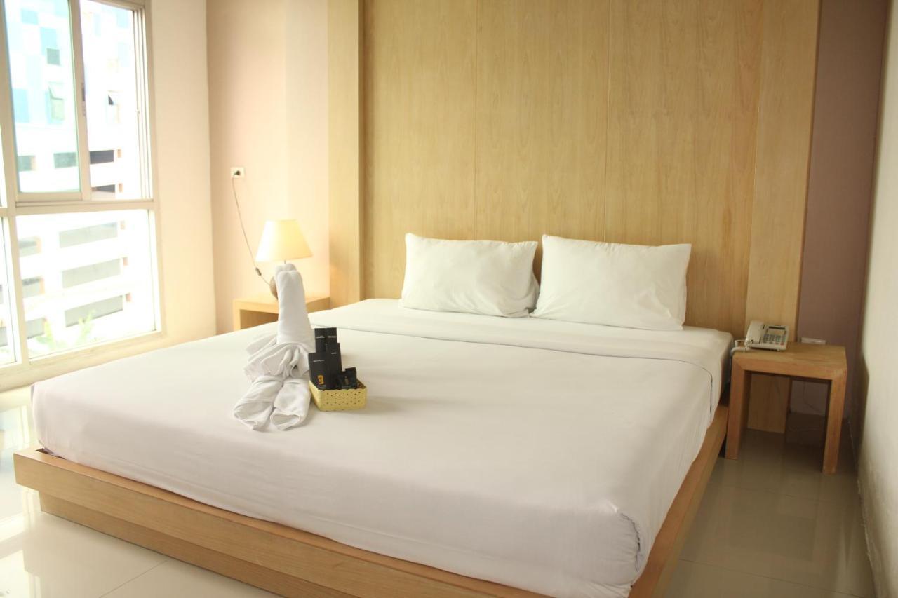 Bansabai Sabaidee Service Apartment Bangkok Bagian luar foto