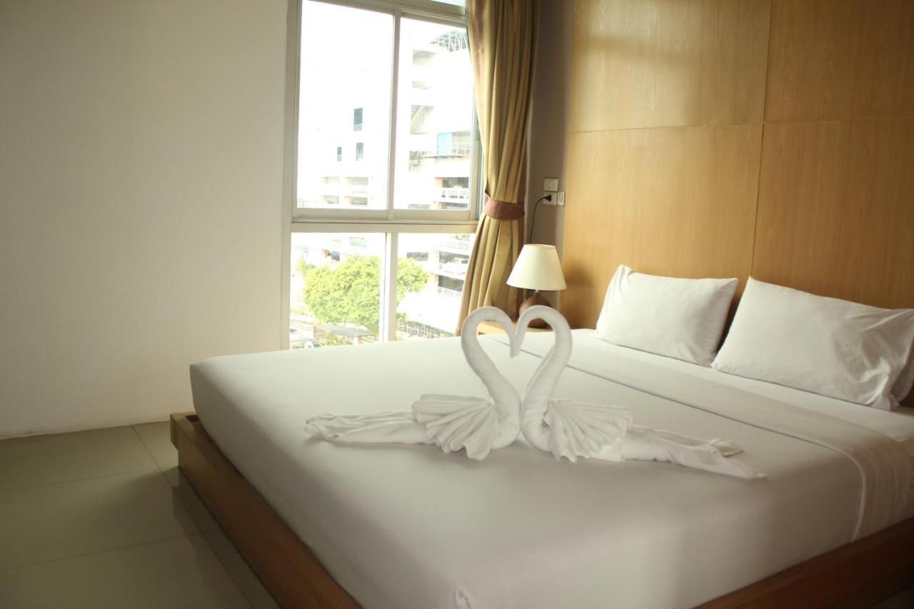 Bansabai Sabaidee Service Apartment Bangkok Bagian luar foto