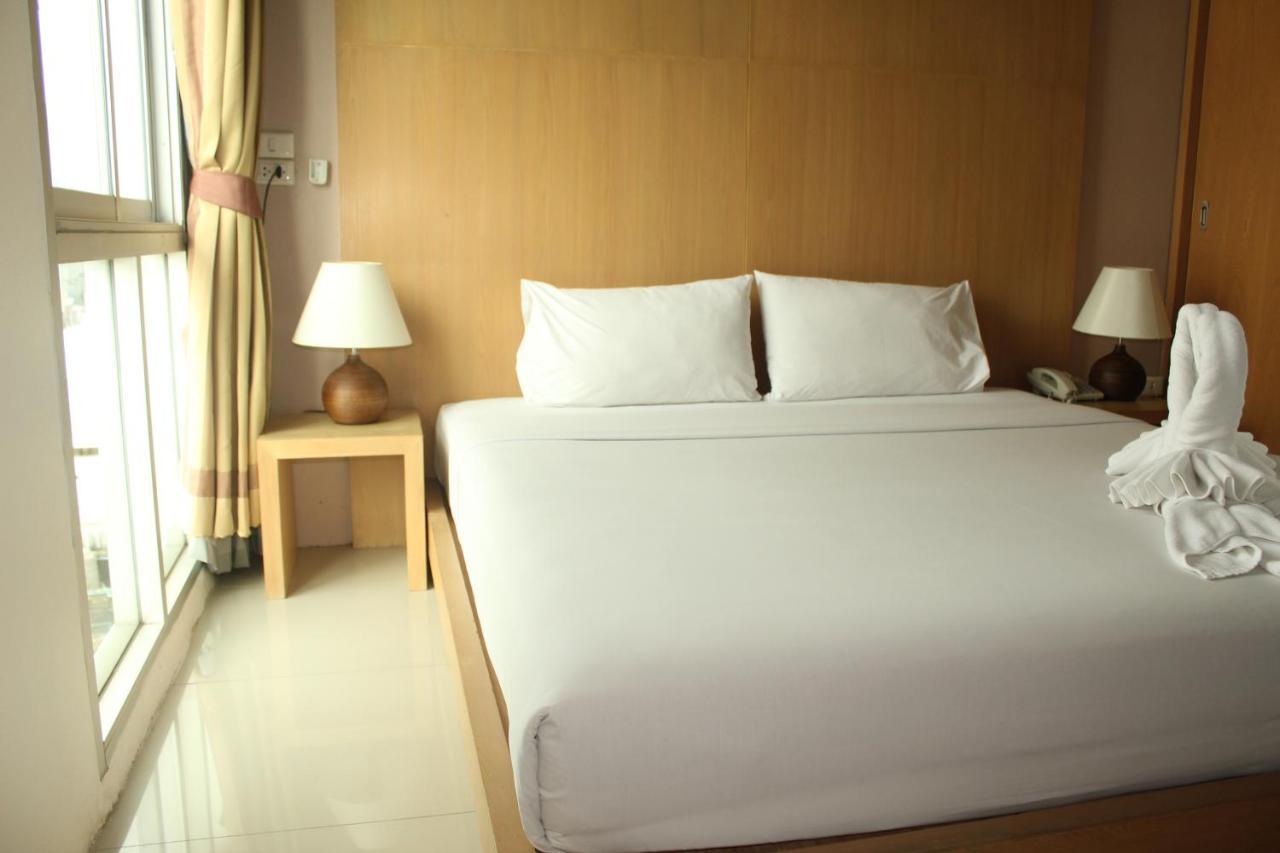 Bansabai Sabaidee Service Apartment Bangkok Bagian luar foto